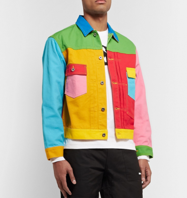 Jaket denim dengan patchwork warna-warni